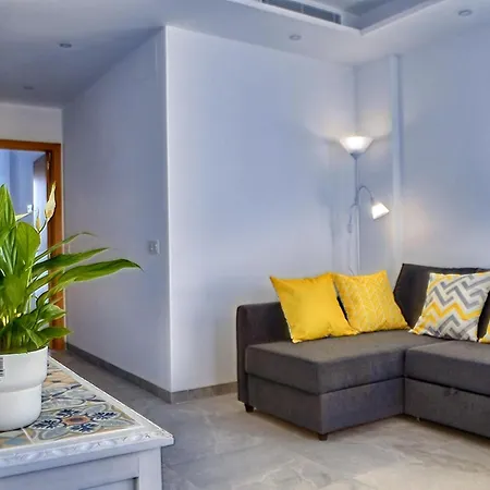 Inviting With Balcony * 加的斯