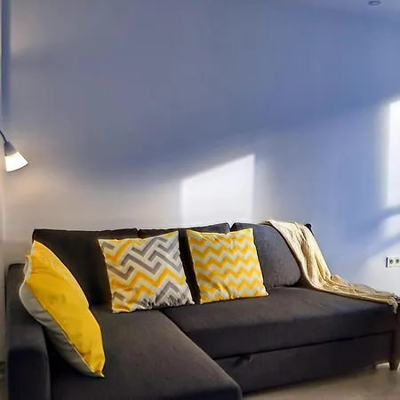 Apartamento Inviting With Balcony