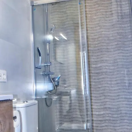 Inviting With Balcony Apartamento